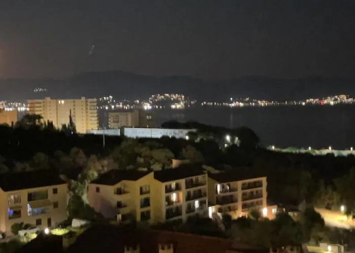 Le Petit Paradis Avec Vue Apartment *